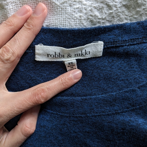 Lightweight sweater, soft with silky sleeve colorblock Sz XS - Picture 2 of 5